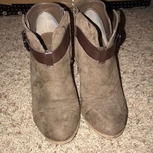 Carlos Santana bootie